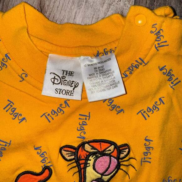 Vintage Disney Store Winnie The Pooh Tigger Embroider Romper Yellow 12 Months - Picture 2 of 5